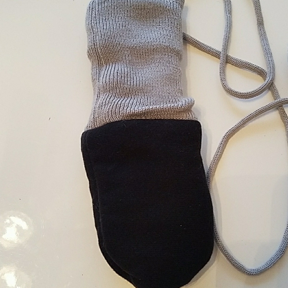 Eddie Bauer mittens - Picture 2 of 2